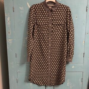 LOFT Black and White Geometric Long Sleeve Dress